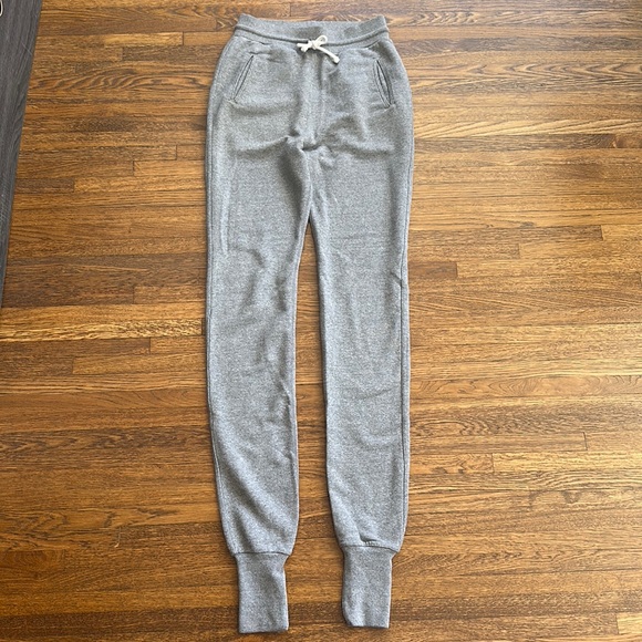 Men’s John Elliott Gray Cotton Skinny Kito Sweatpants - Picture 7 of 12